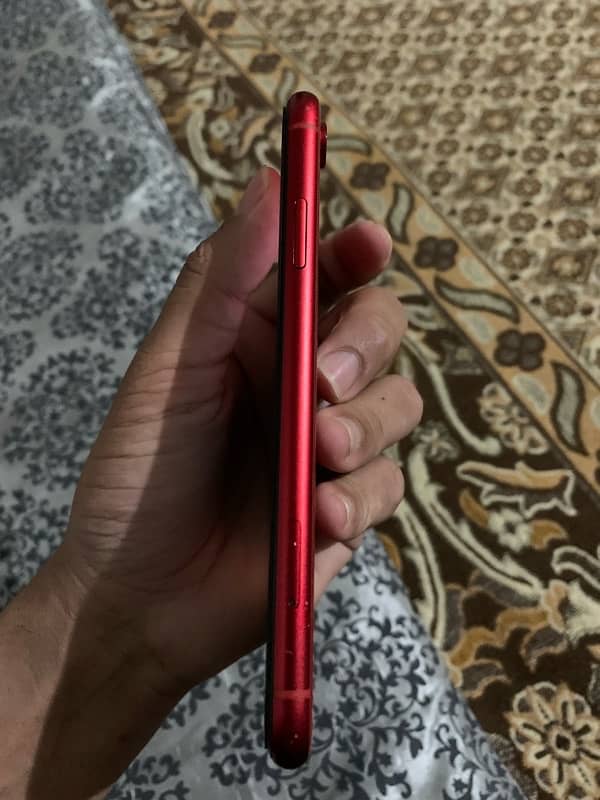 iPhone XR 3