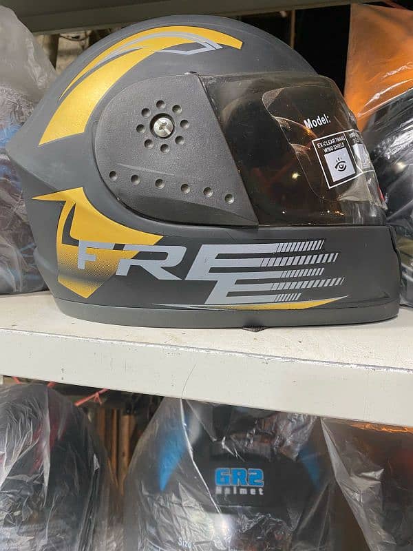 HELMET AVAILABLE AT DISCOUNT RATE 6