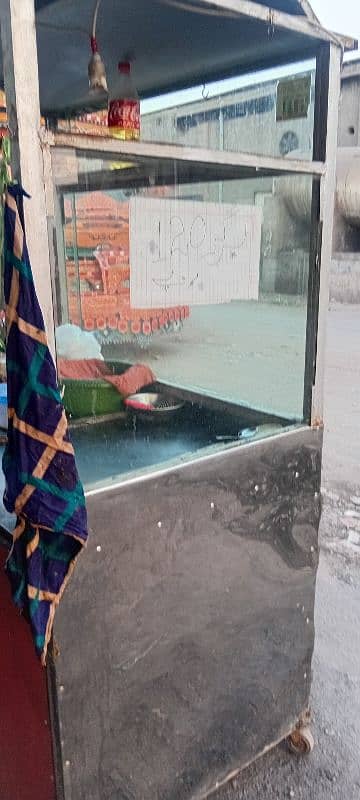 Burger & شوارما Counter Neat & Clean or shesha bi laga howa ha 2