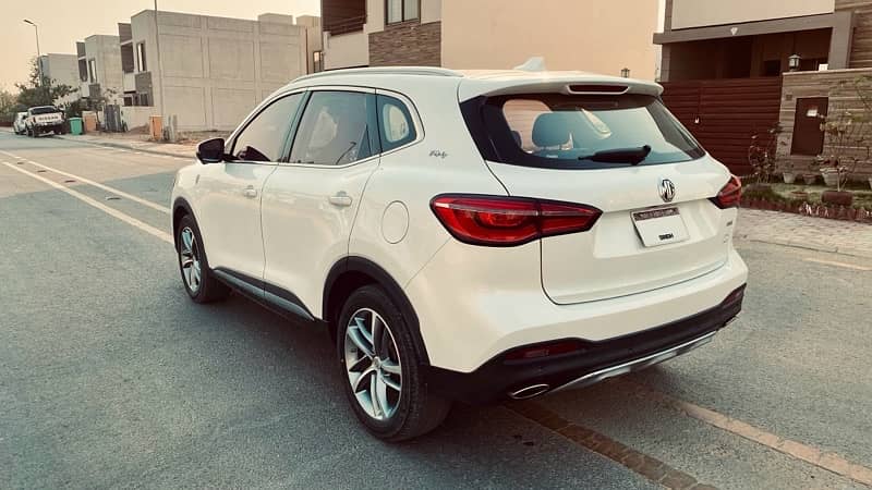 MG HS 2021 1.5 Turbo Trophy Edition 4