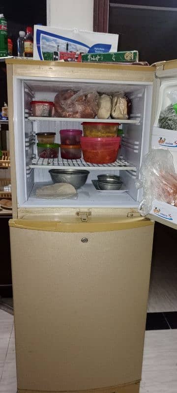 fridge used in good condition 4
