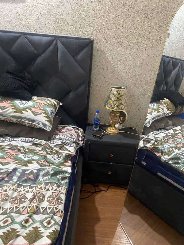 KING SIZE BED+MATTRESS KING SIZE WITH TWO SIDE TABLES OR DRESSER 0