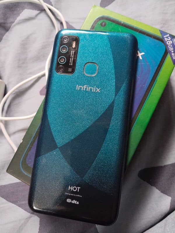 infinix hot 9 4/128 With box and orginal charger exchange possible 1