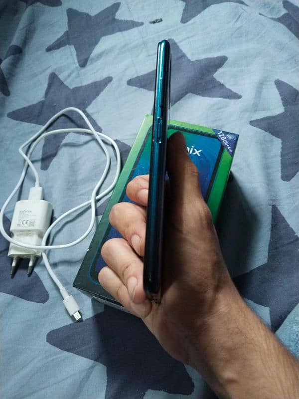 infinix hot 9 4/128 With box and orginal charger exchange possible 4