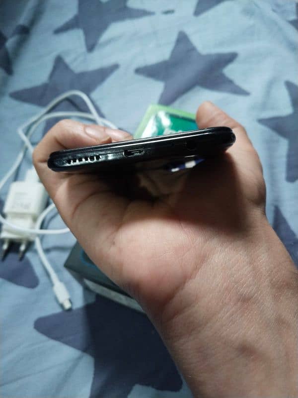 infinix hot 9 4/128 With box and orginal charger exchange possible 5