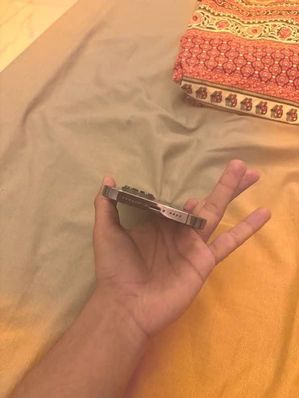 iphone 14 pro max (display completely black) 3