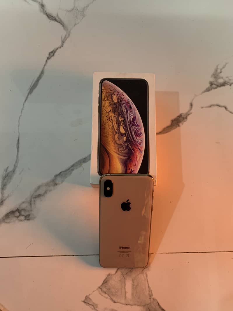 Iphone xs with box non pta 1