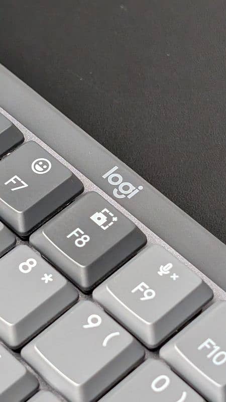 Logitech MX Mechanical Mini (Clicky) 4