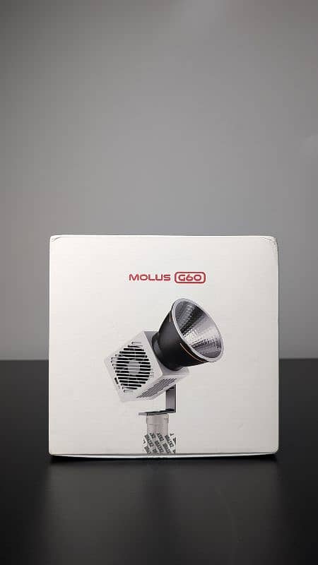 Zhiyun Molus G60 (60W Video Light) 1