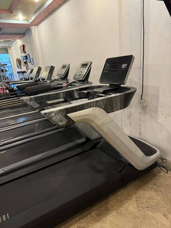 TREADMILL / RUNNING MACHINE / WALKING MACHINE / JOGGING MACHINE 13