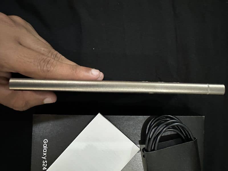Samsung S24 Ultra Factory Unlocked 12/256gb Titanium Grey 6