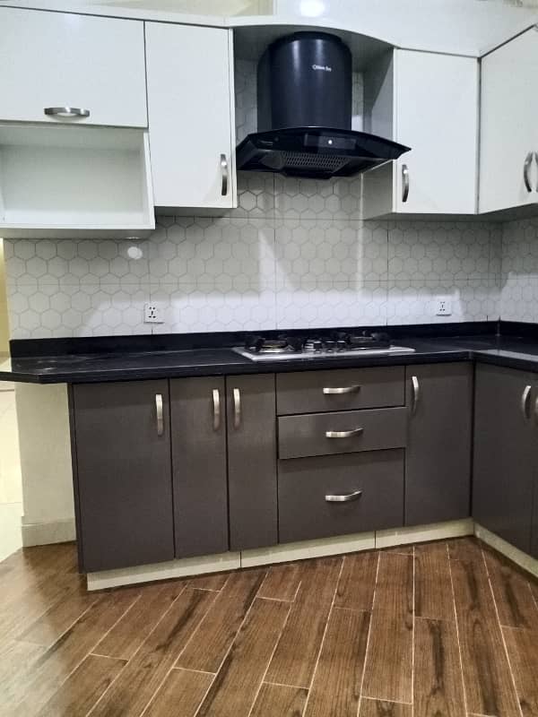 Affordable Flat Of 2000 Square Feet Is Available For Rent 2