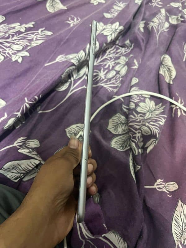 ipad mini 4 128 cellular 4 months sim working 7