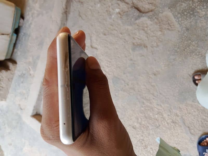 Google Pixel 7 4