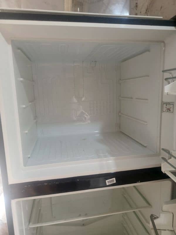 for sale dowlanc Refigerator large size 2