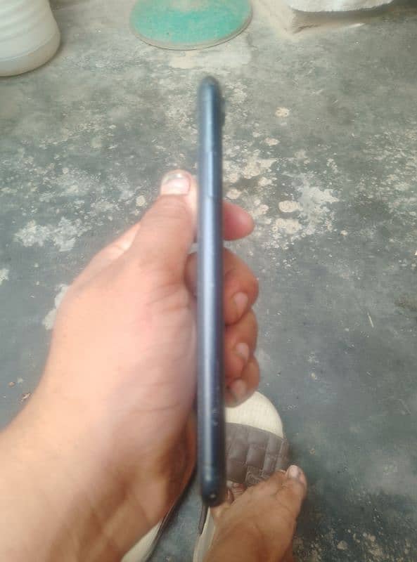 iphone XR black colour 64 gb 3
