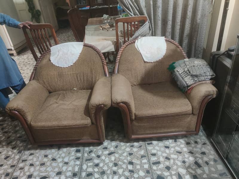 3 seater and single 1 1 seater sofa and 2 chair for sale. 0
