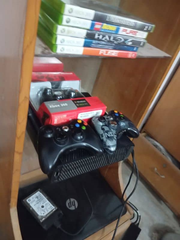 XBOX 360 250GB 12 GAMES 2 WIRELESS 1 NEW WIRE CONTROLLER 3
