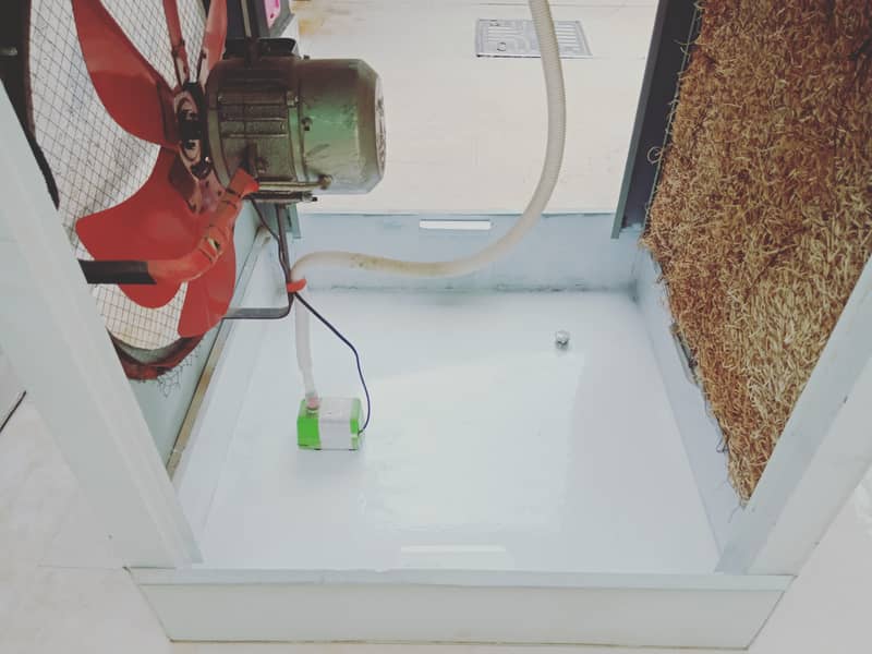 Lahoree cooler (one month used only) 3