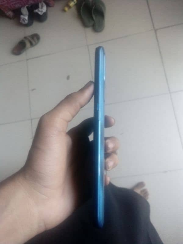 Infinix hot 11 play condition 10/9.5 ram 4 rom 64 1