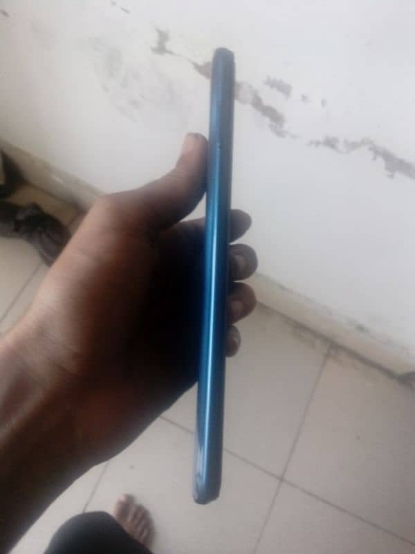 Infinix hot 11 play condition 10/9.5 ram 4 rom 64 2