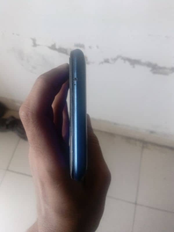 Infinix hot 11 play condition 10/9.5 ram 4 rom 64 4