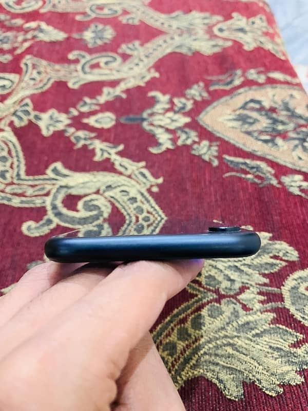 black colour 10/10 2