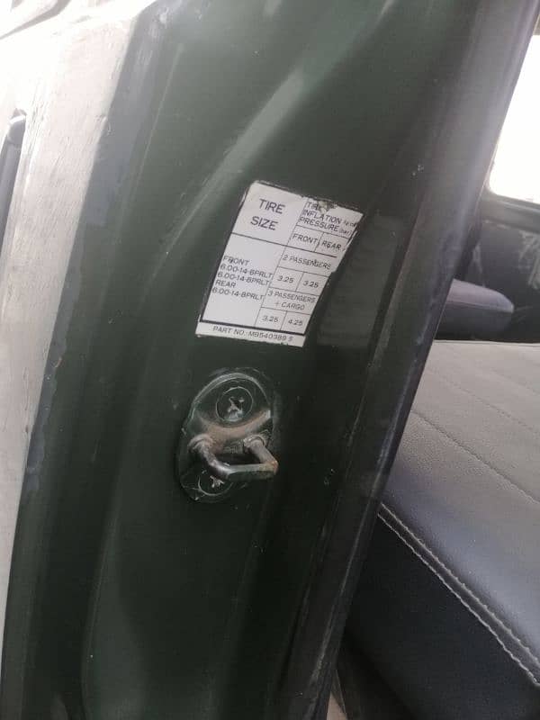 mitsubishi hiace 2