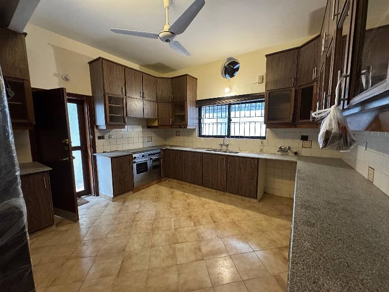F-7 1 Kanal 4 Bed Rooms House Available For Rent Only Foreigner 8