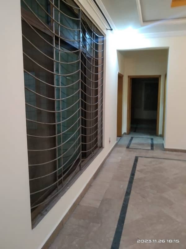 Upper Portion With Servant Available For Rent Very Near To Park 2