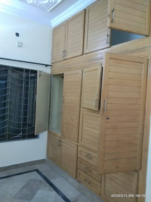 Upper Portion With Servant Available For Rent Very Near To Park 8