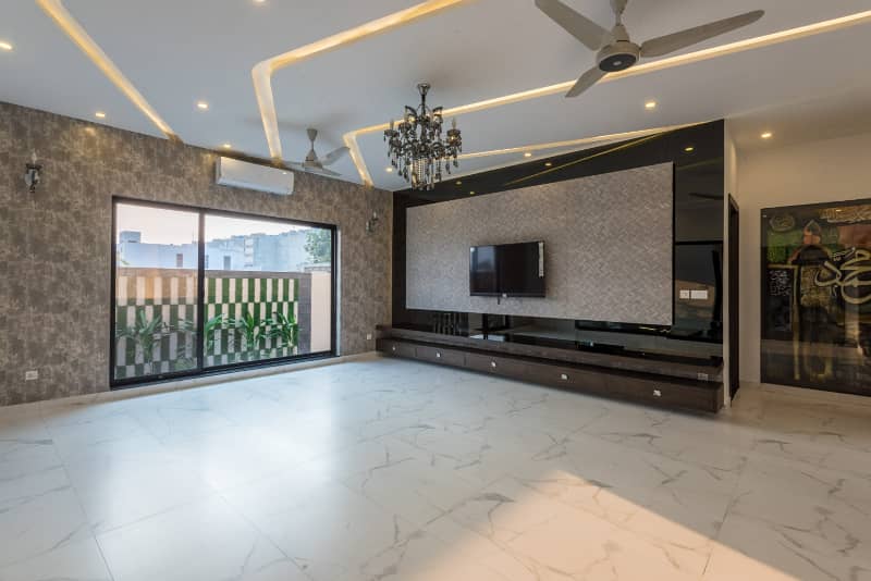 Eyes Catching 1 Kanal Modern Design Top Notched Lxuury House For Sale in Phase 7 6
