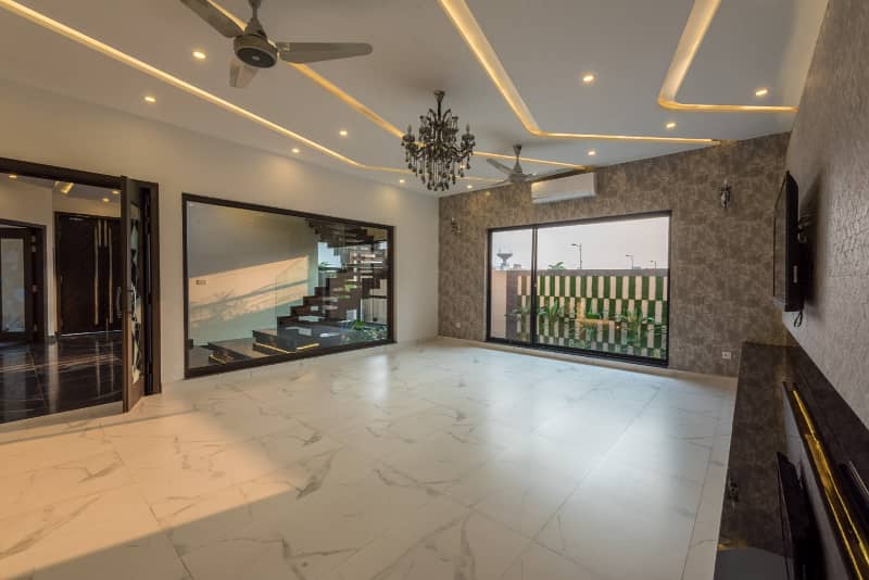 Eyes Catching 1 Kanal Modern Design Top Notched Lxuury House For Sale in Phase 7 11