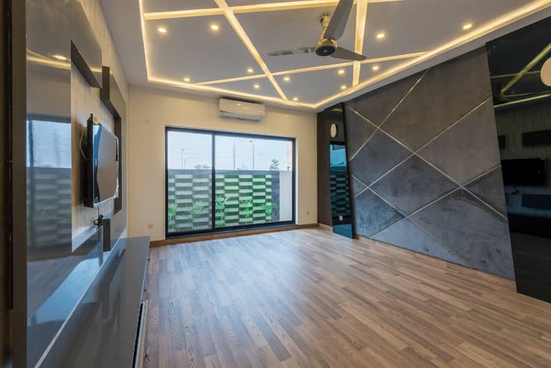 Eyes Catching 1 Kanal Modern Design Top Notched Lxuury House For Sale in Phase 7 12