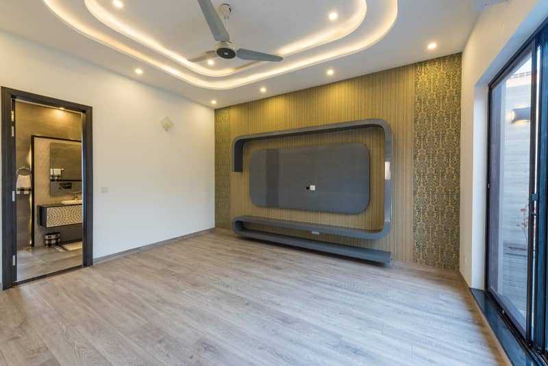 Eyes Catching 1 Kanal Modern Design Top Notched Lxuury House For Sale in Phase 7 26