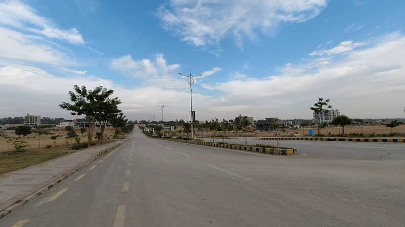 1 Kanal ( 50*90 in Block C ). Residential Plot Available. For Sale in Top City 1 Islamabad. 3