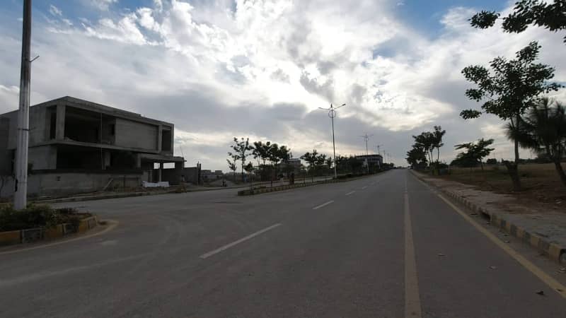 1 Kanal ( 50*90 in Block C ). Residential Plot Available. For Sale in Top City 1 Islamabad. 33