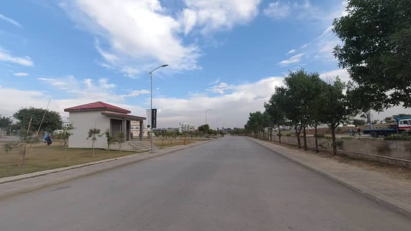 1 Kanal ( 50*90 in Block C ). Residential Plot Available. For Sale in Top City 1 Islamabad. 17