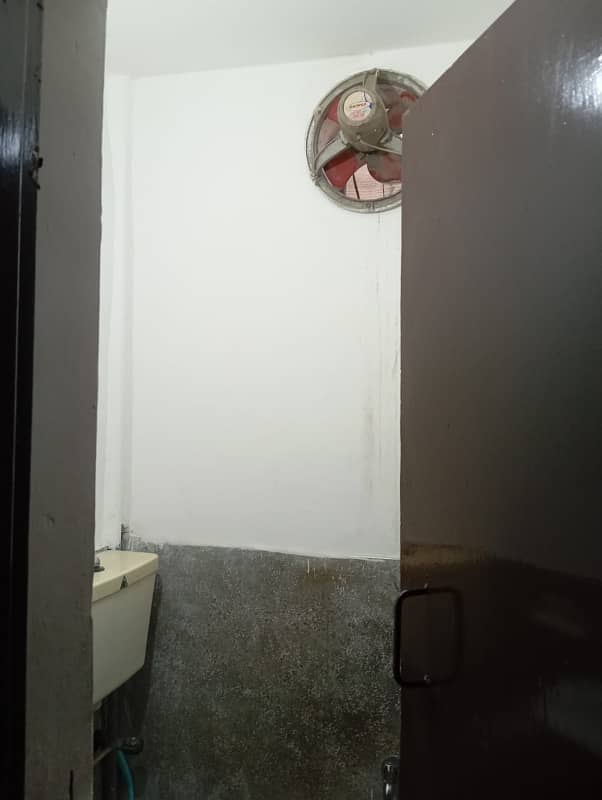 10 Marla House For Sale In Ravi Block Allama Iqbal Town Lahore 2