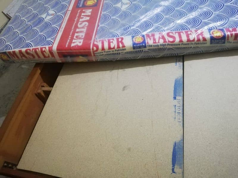 double bed available without matress 2