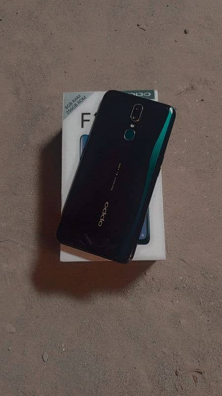 Oppo f11.8/256 with just box 0