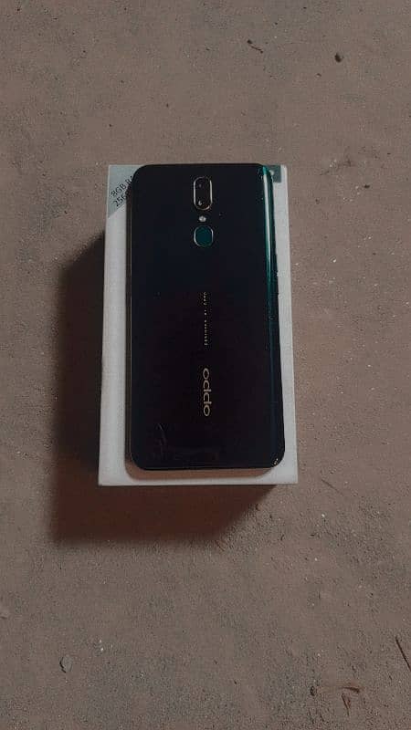 Oppo f11.8/256 with just box 4