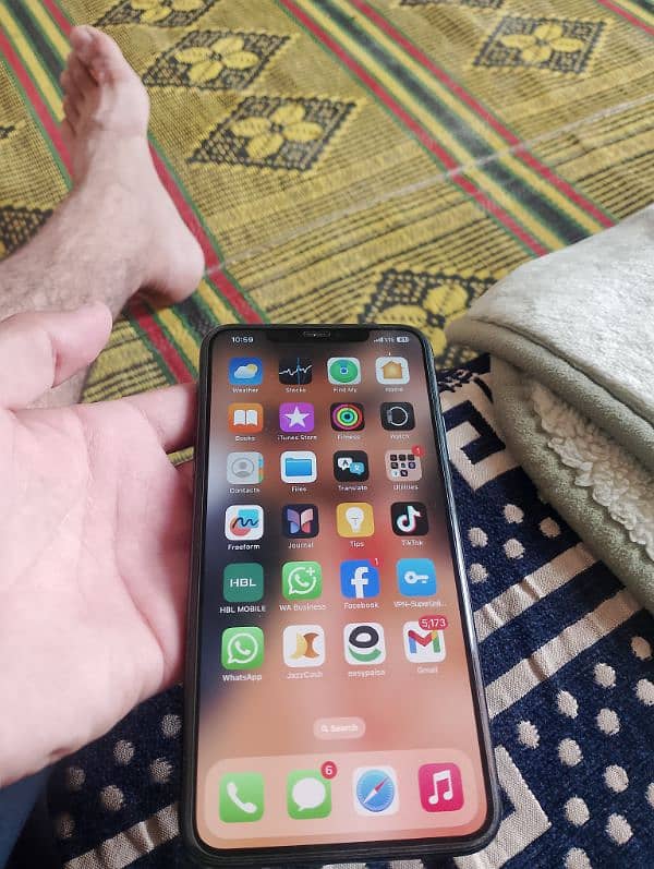 iphone 11 pro max ( Non pta ) e sim working best for used a1 condition 4