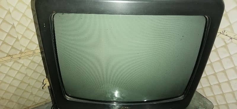 old style LG TV 0