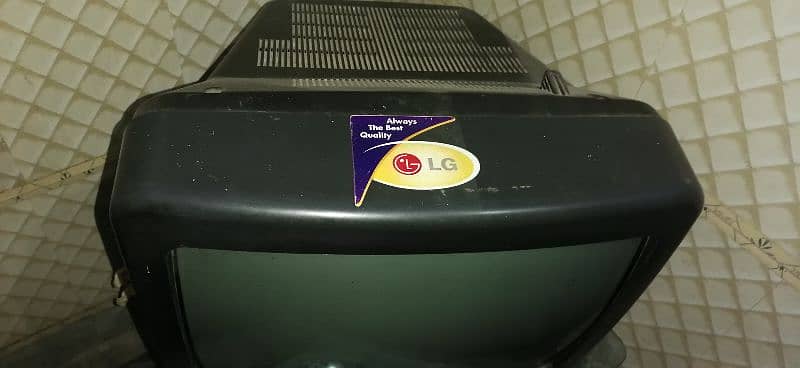 old style LG TV 1