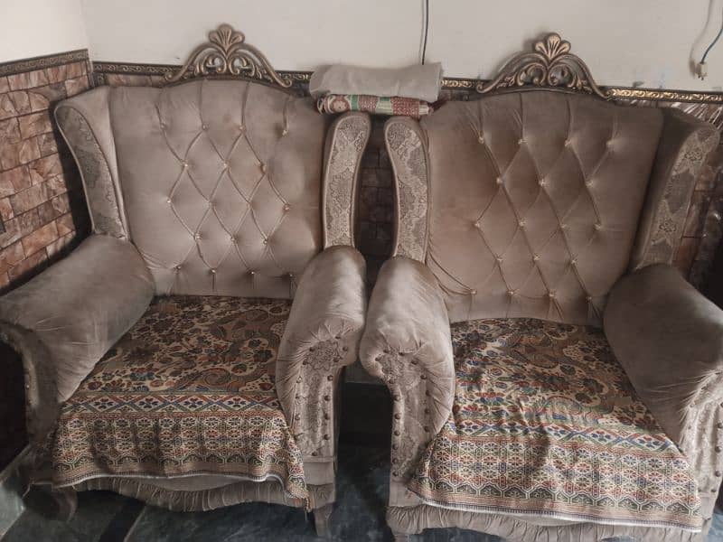 2 sofa chairs 0