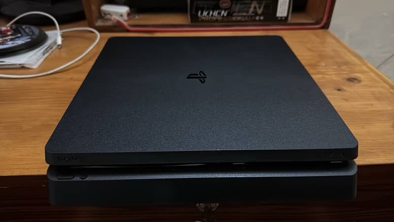 ps4 slim plz serious buyers only contact me 1