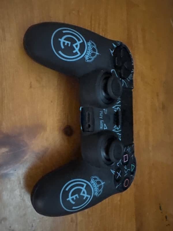 ps4 slim plz serious buyers only contact me 3