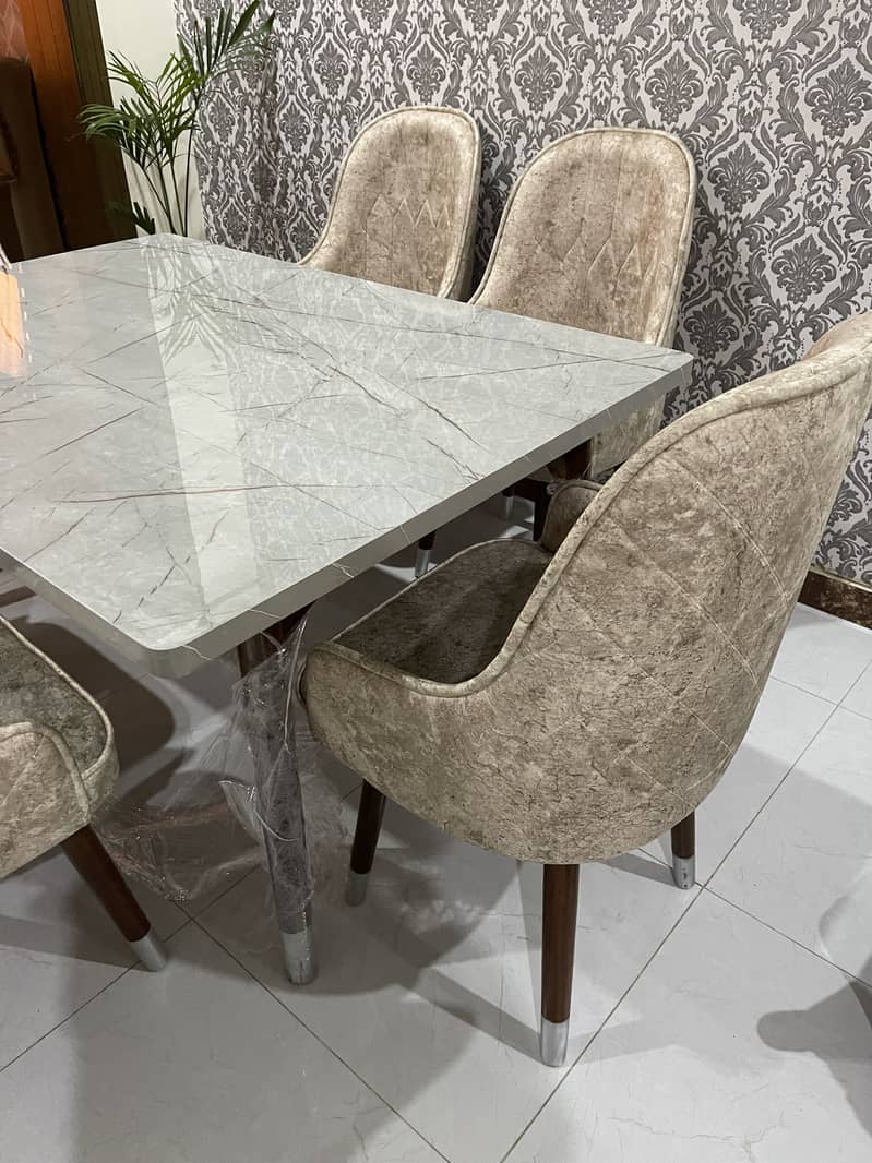Dining table new 6 seater 3