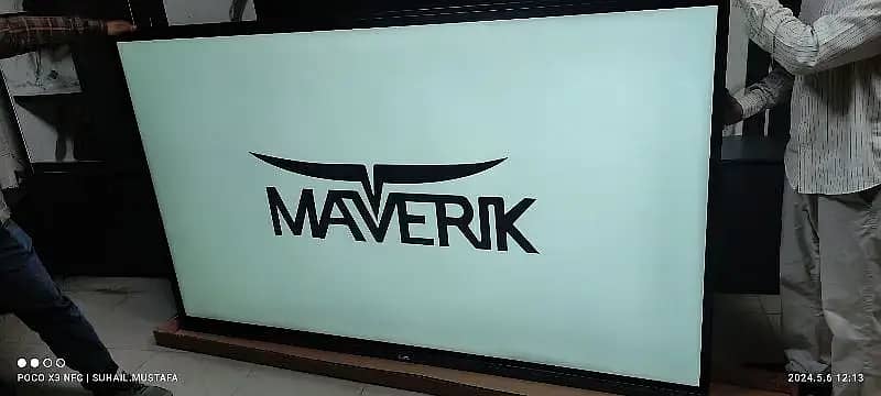 Maverik Interactive flat panel touch screen | Smart board 3